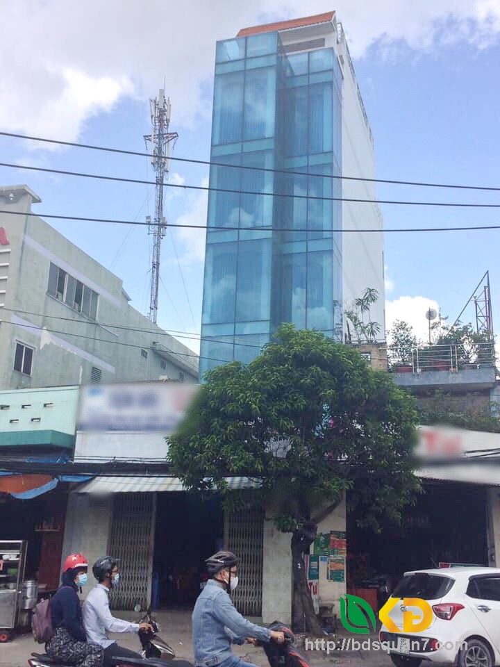 Bán gấp nhà 4 lầu, sân thượng mặt tiền đường Huỳnh Tấn Phát Quận 7